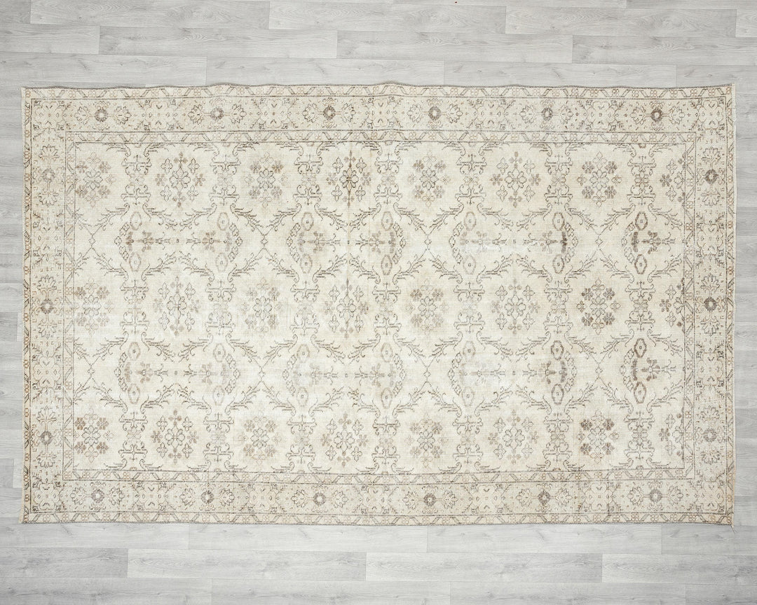 Beige Oushak Rug 6' 2" x 9' 10" | No. VR21344