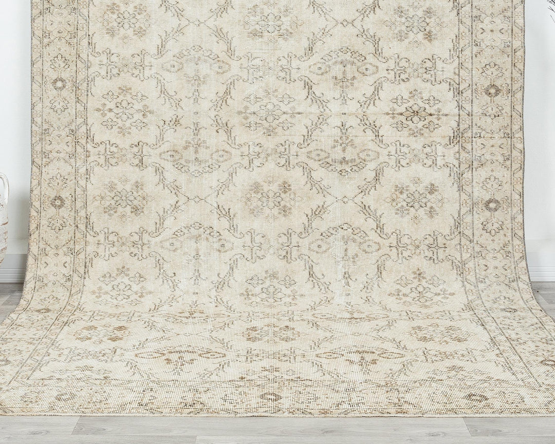 Beige Oushak Rug 6' 2" x 9' 10" | No. VR21344