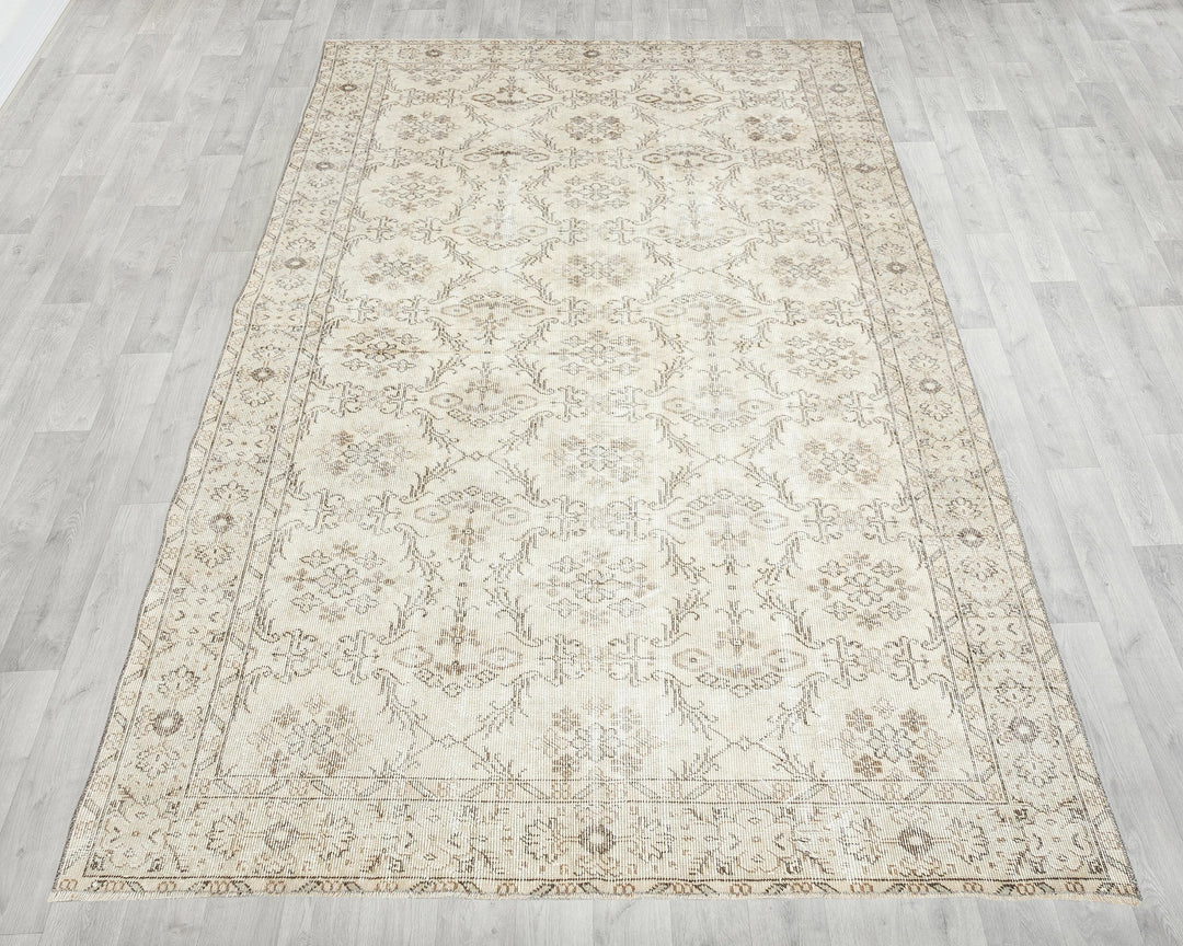 Beige Oushak Rug 6' 2" x 9' 10" | No. VR21344