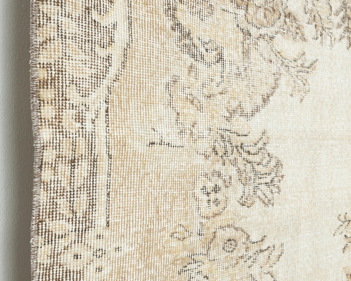 Beige Oushak Rug 6' 6" x 9' 5" | No. VR27883