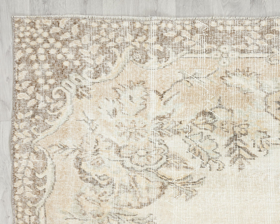 Beige Oushak Rug 6' 6" x 9' 5" | No. VR27883