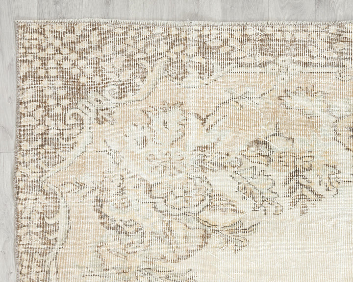 Beige Oushak Rug 6' 6" x 9' 5" | No. VR27883