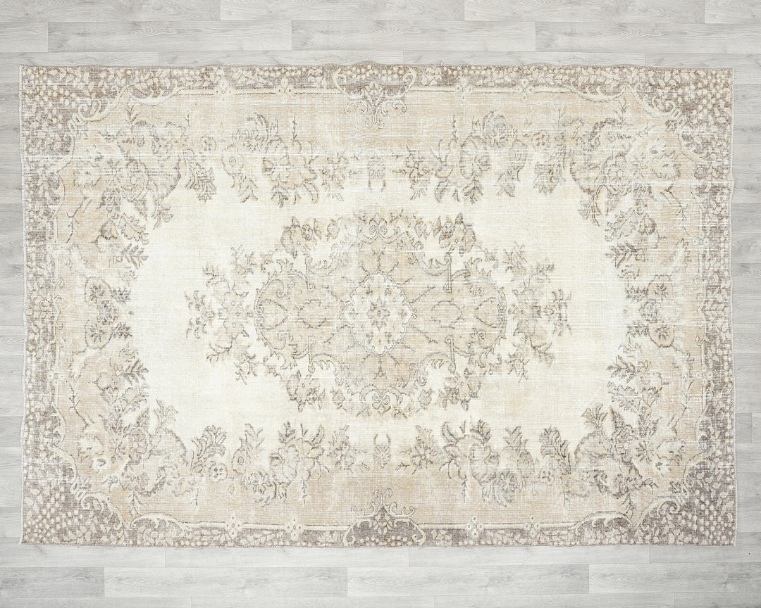 Beige Oushak Rug 6' 6" x 9' 5" | No. VR27883