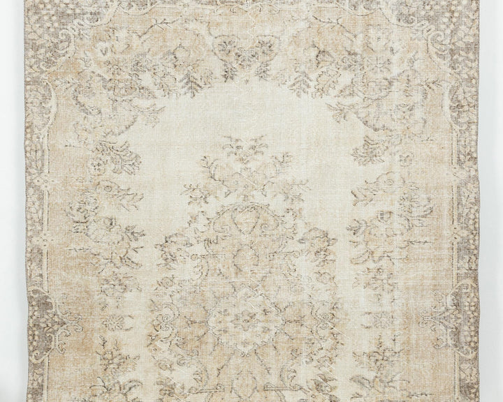 Beige Oushak Rug 6' 6" x 9' 5" | No. VR27883