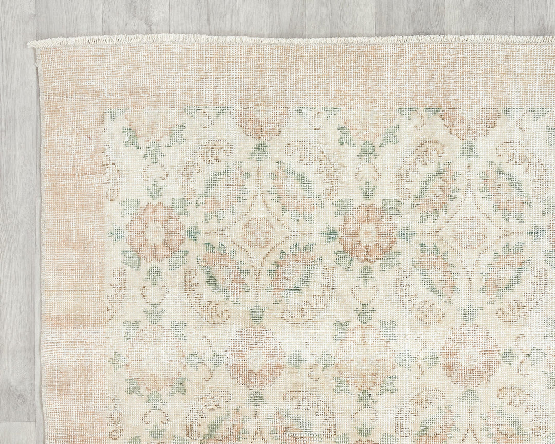 Neutral Oushak Rug 6' 4" x 9' 10" | No. VR16567
