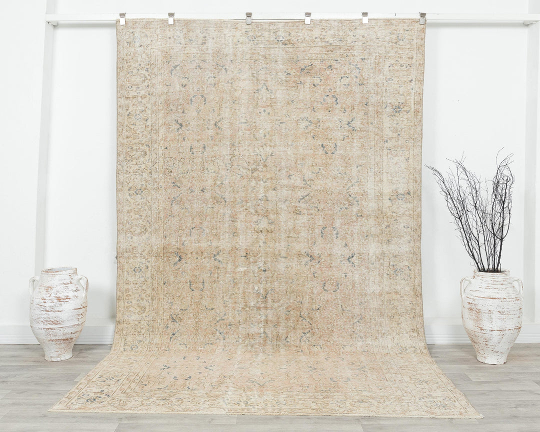 Beige Oushak Rug 6' 1" x 9' 7" | No. VR60432