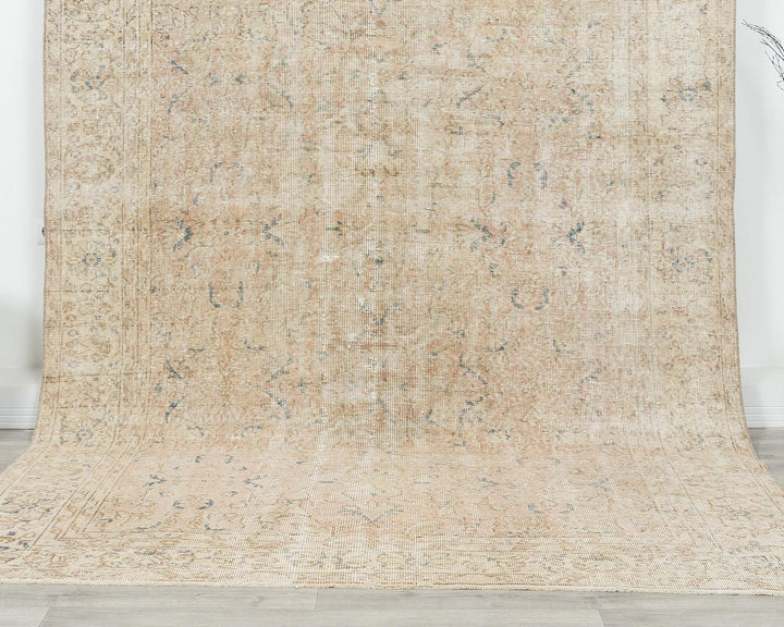 Beige Oushak Rug 6' 1" x 9' 7" | No. VR60432