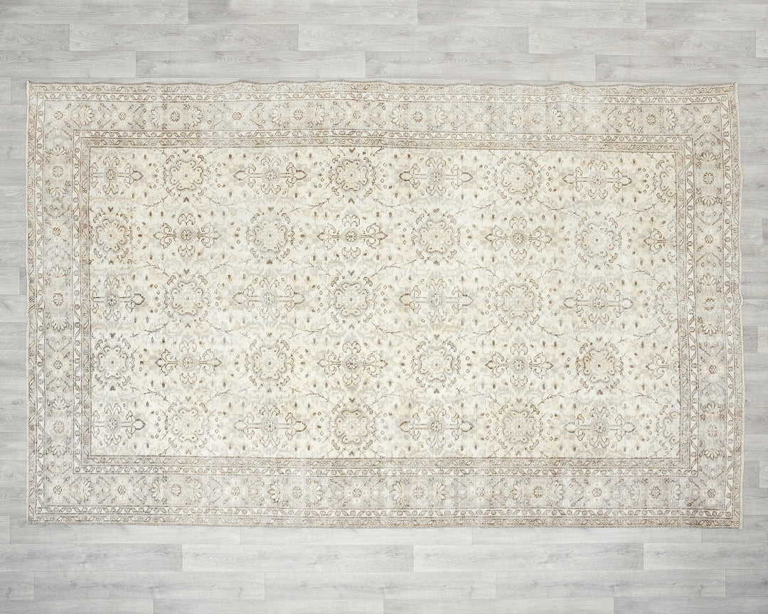 Beige Oushak Rug 6' 7" x 10' | No. VR38222