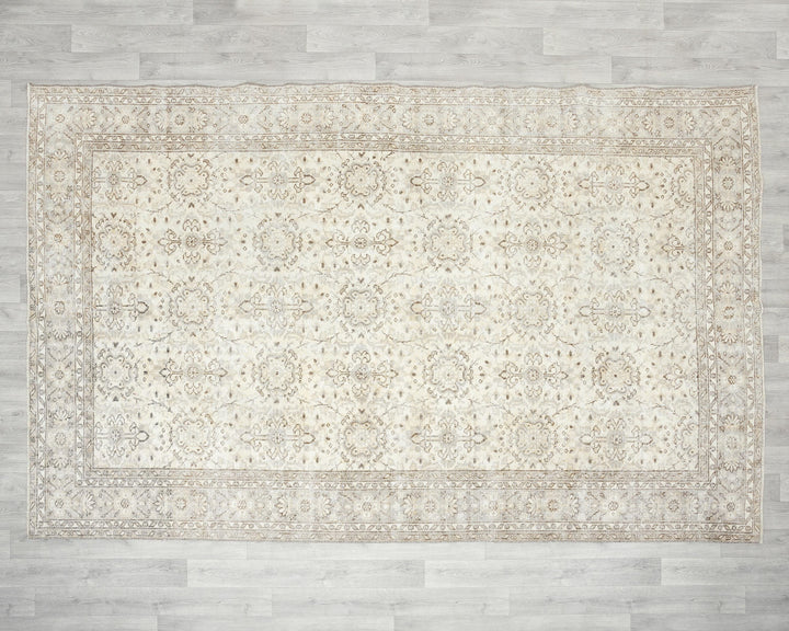 Beige Oushak Rug 6' 7" x 10' | No. VR38222