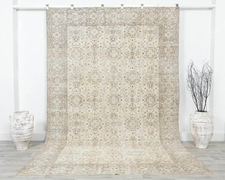 Beige Oushak Rug 6' 7" x 10' | No. VR38222