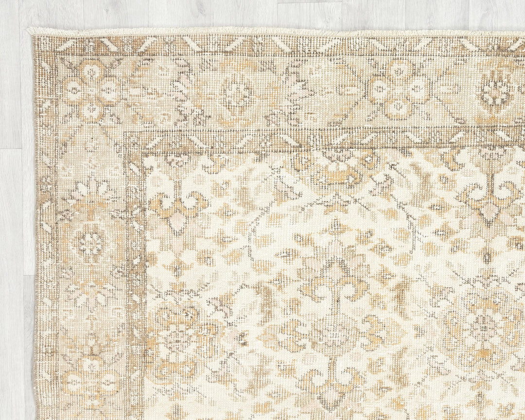 Neutral Oushak Rug 5' 10" x 9' 10" | No. VR19995