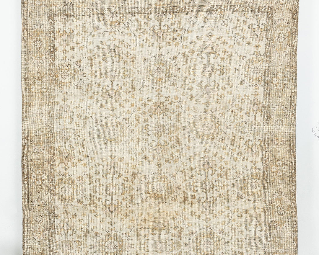 Neutral Oushak Rug 5' 10" x 9' 10" | No. VR19995