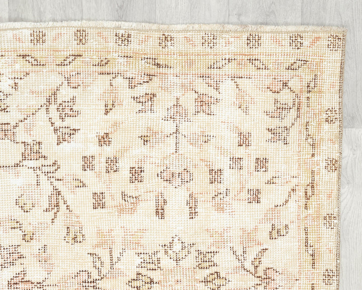 Beige Oushak Rug 7' 8" x 4' 2" | No. VR45880