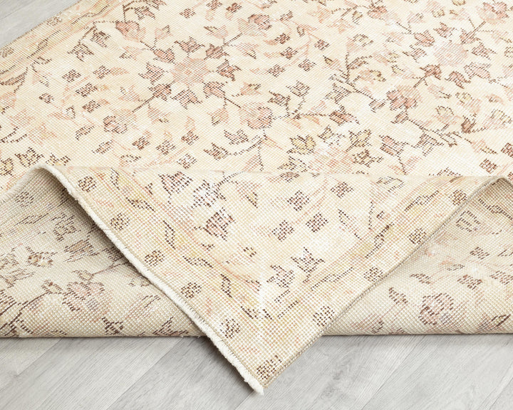Beige Oushak Rug 7' 8" x 4' 2" | No. VR45880
