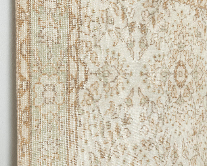 Beige Oushak Rug 4' x 7' 8" | No. VR77504