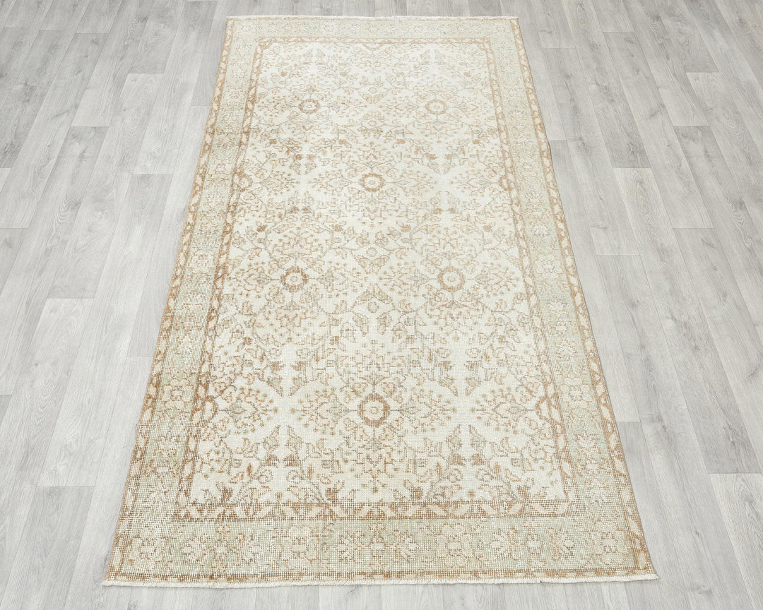 Beige Oushak Rug 4' x 7' 8" | No. VR77504