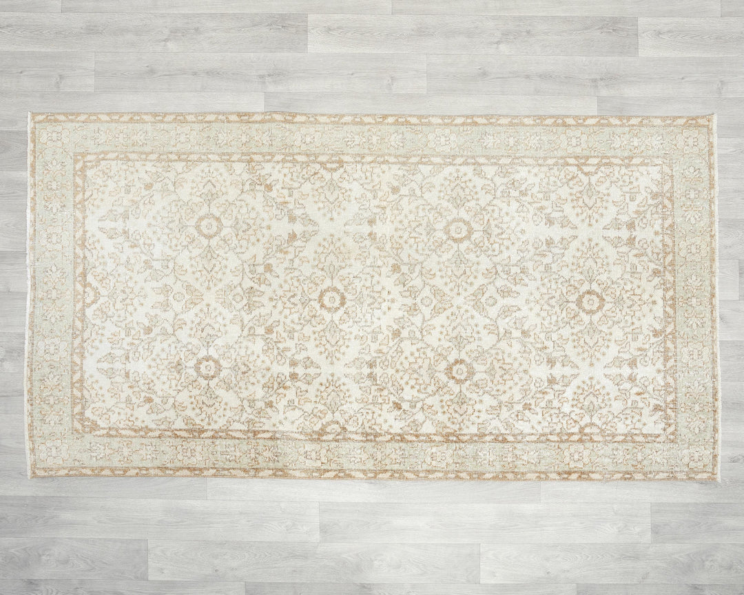 Beige Oushak Rug 4' x 7' 8" | No. VR77504
