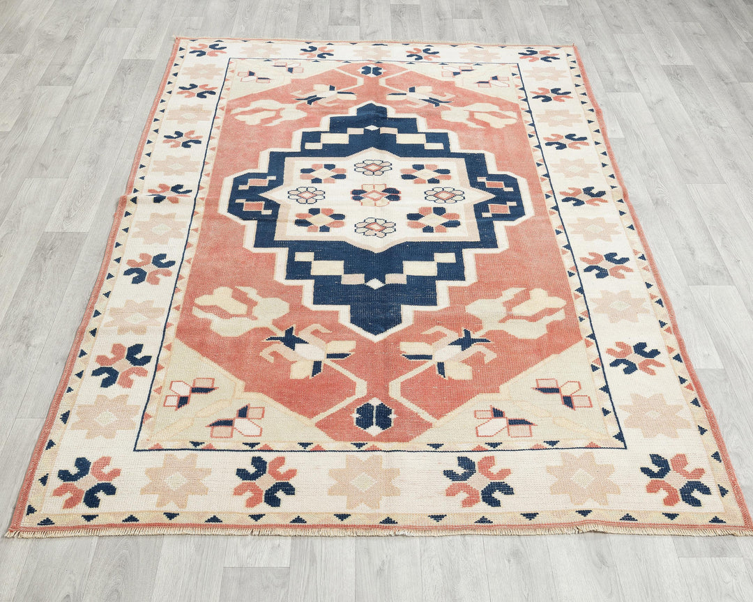 Neutral Oushak Rug 4' 11" x 6' 11" | No. VR62133