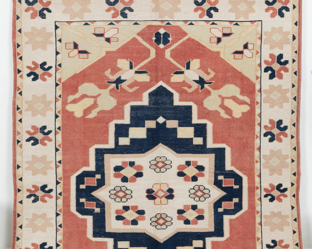 Neutral Oushak Rug 4' 11" x 6' 11" | No. VR62133