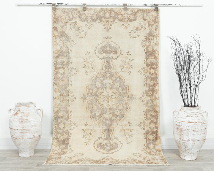 Beige Oushak Rug 3' 10" x 6' 5" | No. VR97723