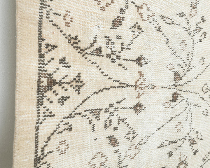 Neutral Oushak Rug 4' 4" x 6' 11" | No. VR33386