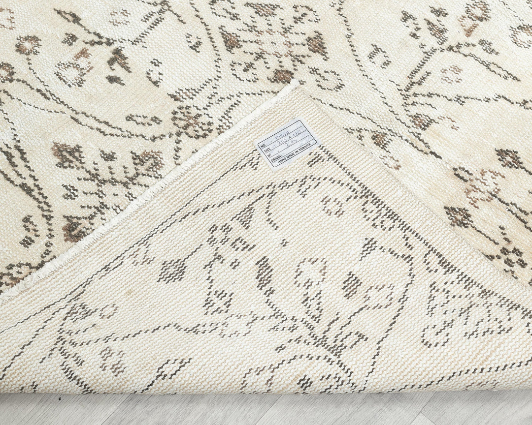 Neutral Oushak Rug 4' 4" x 6' 11" | No. VR33386