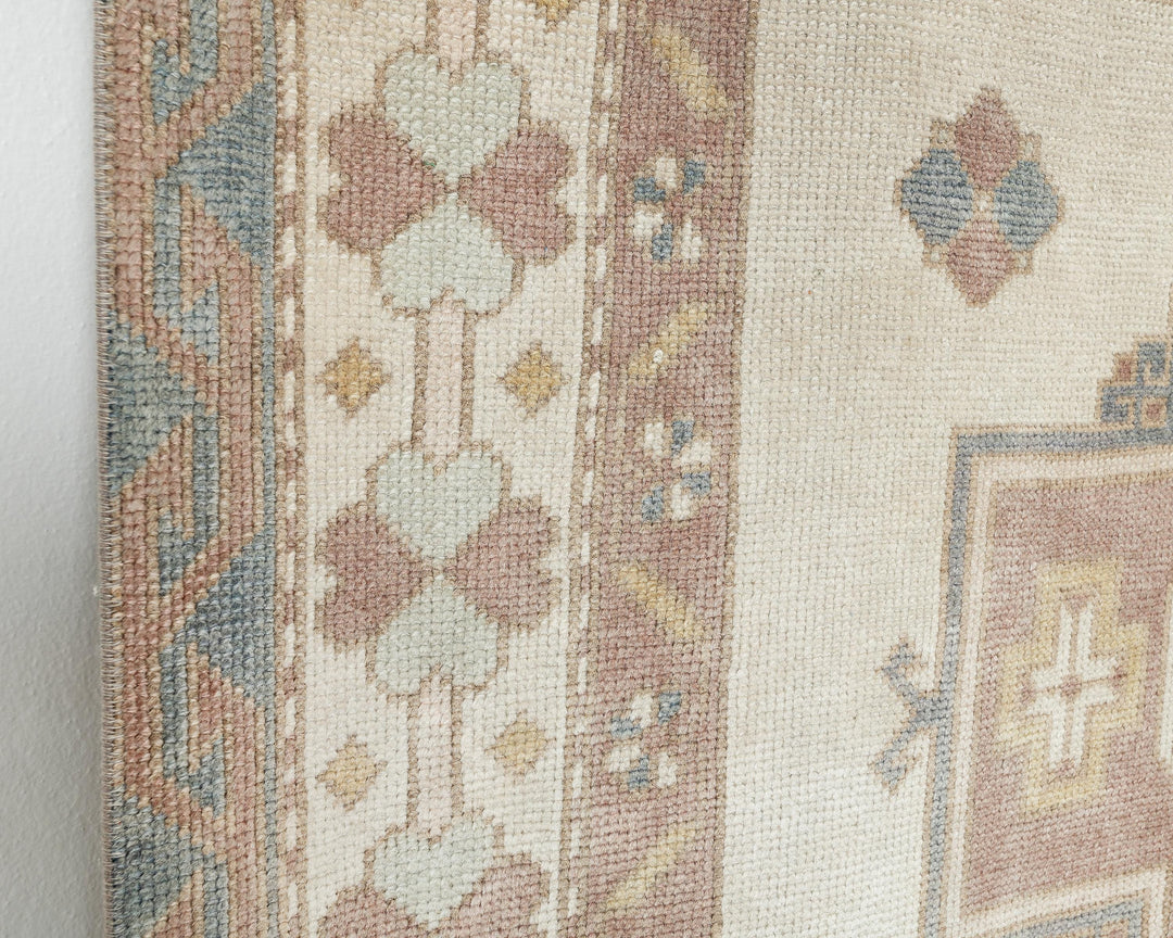 Faded Oushak Rug 4' 1" x 5' 7" | No. VR22665