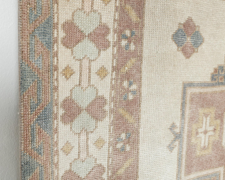 Faded Oushak Rug 4' 1" x 5' 7" | No. VR22665