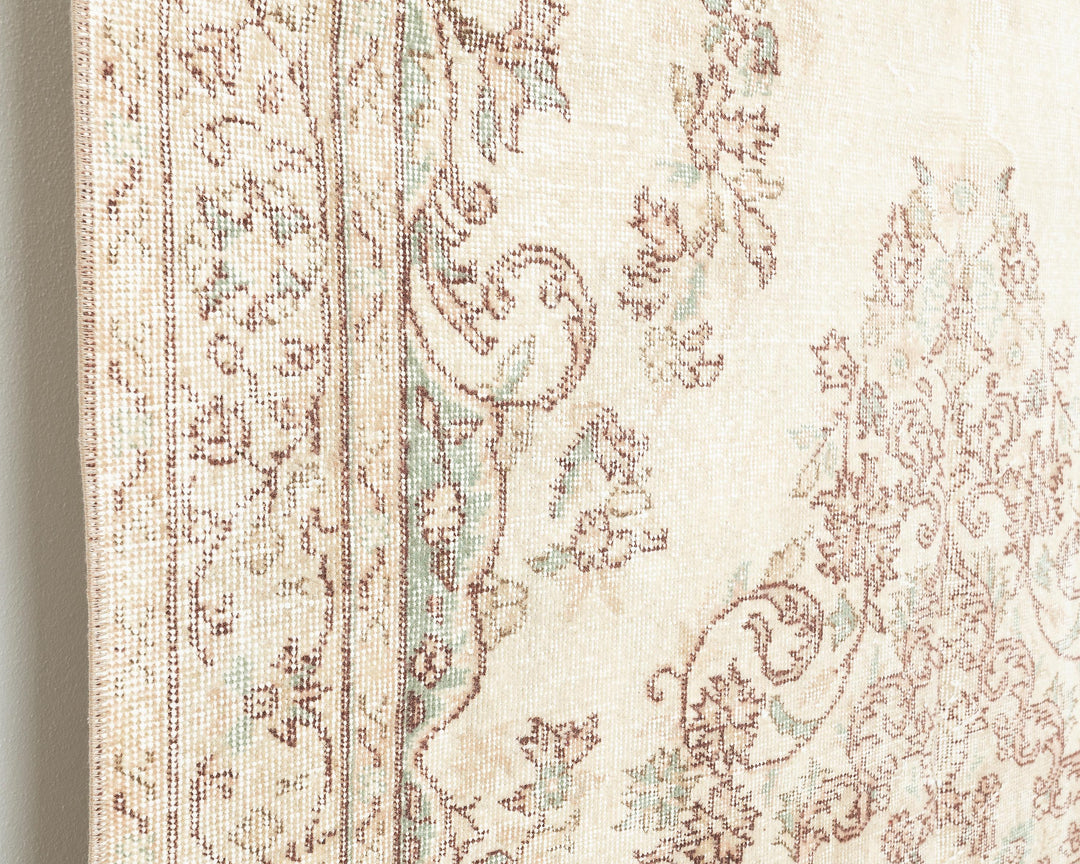 Beige Oushak Rug 8' 11" x 5' 4" | No. VR39429