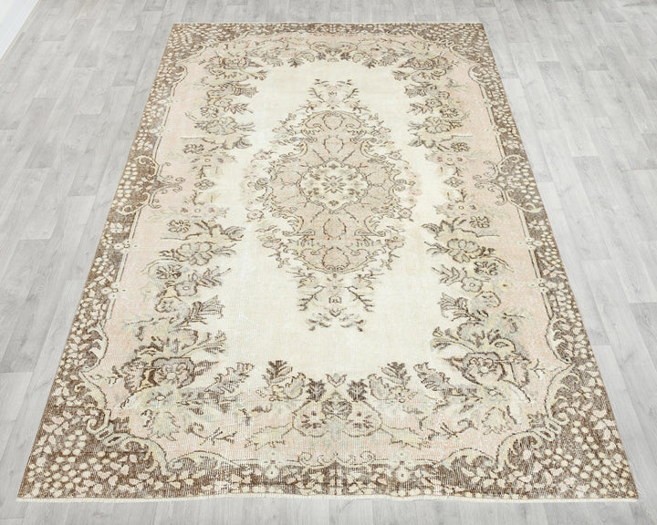 Neutral Oushak Rug 8' 6" x 5' 9" | No. VR90363