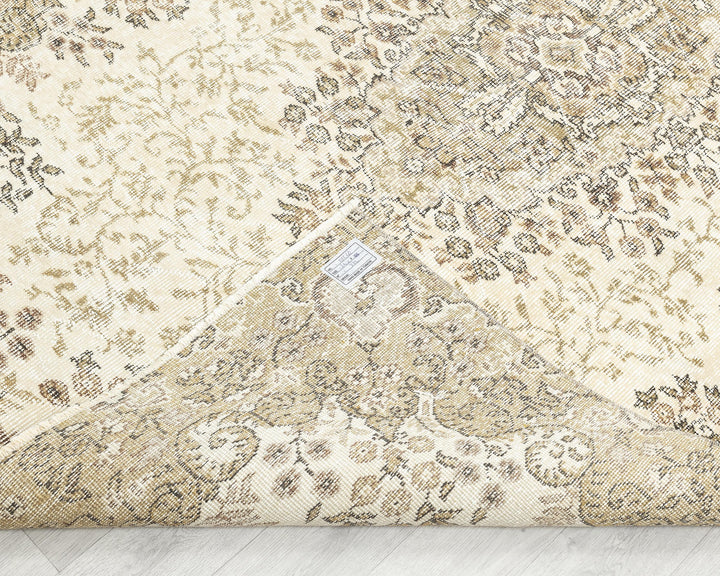 Beige Oushak Rug 7' 10" x 5' 1" | No. VR42687