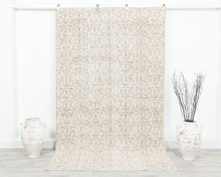 Beige Oushak Rug 8' 9" x 5' 3" | No. VR71165