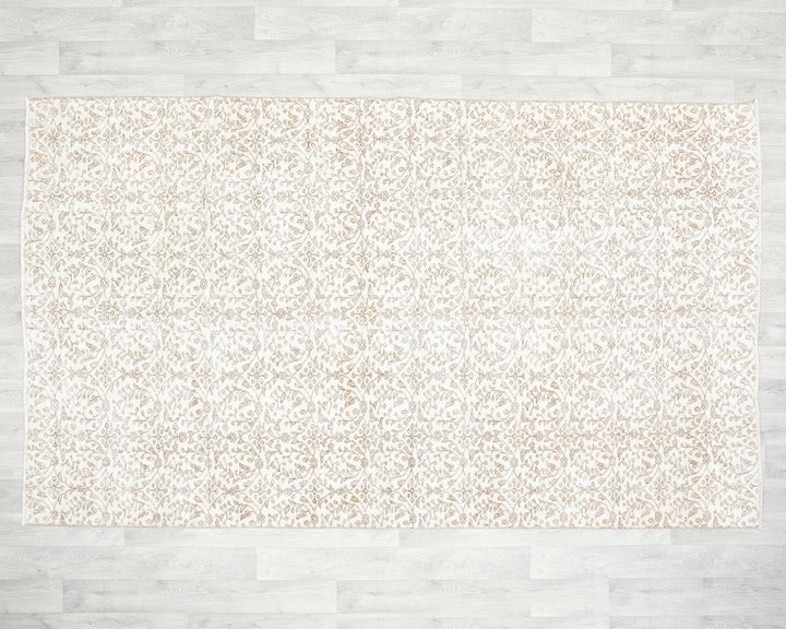 Beige Oushak Rug 8' 9" x 5' 3" | No. VR71165