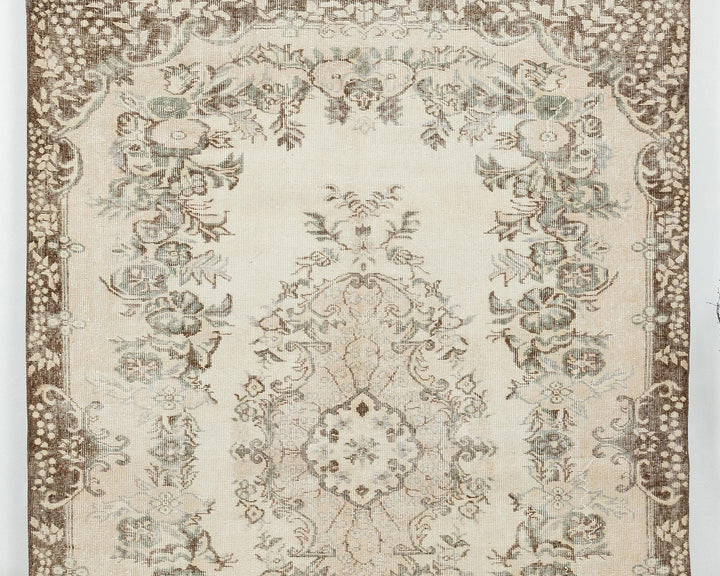 Beige Oushak Rug 6' 1" x 9' 2" | No. VR52551