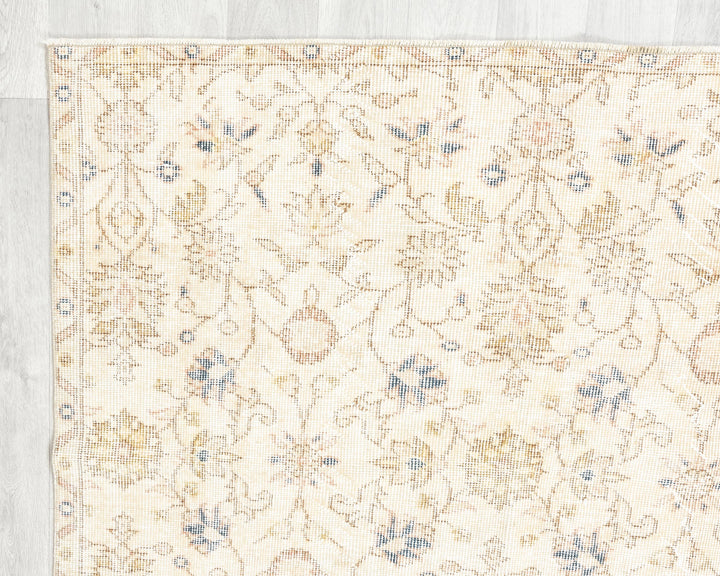 Beige Oushak Rug 8' 2" x 4' 5" | No. VR11950
