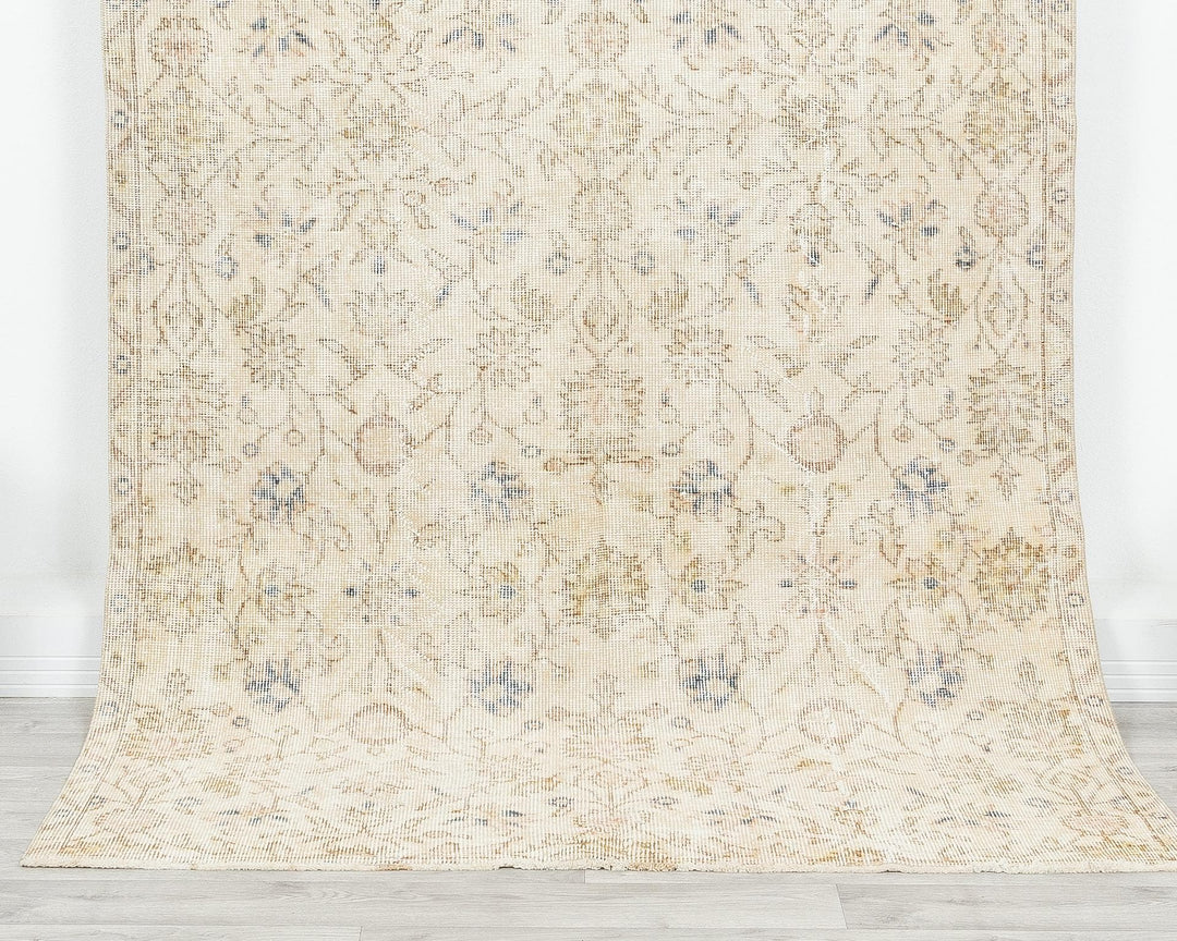 Beige Oushak Rug 8' 2" x 4' 5" | No. VR11950