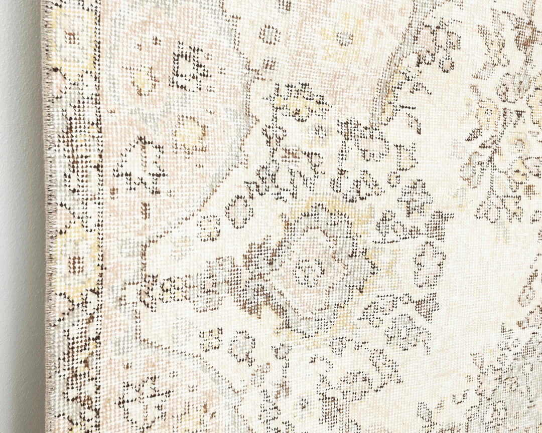 Beige Oushak Rug 5' 4" x 8' 10" | No. VR59275