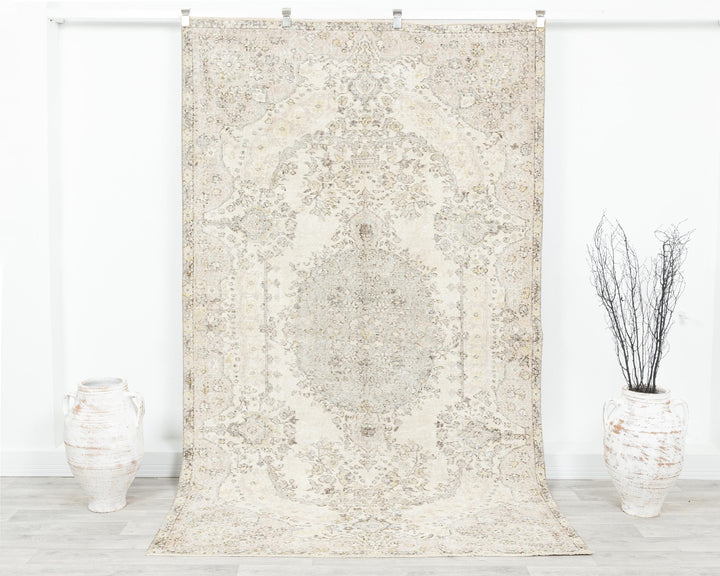 Beige Oushak Rug 5' 4" x 8' 10" | No. VR59275