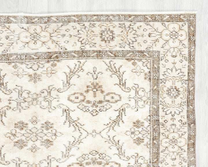 Beige Oushak Rug 4' 7" x 7' 8" | No. VR76260