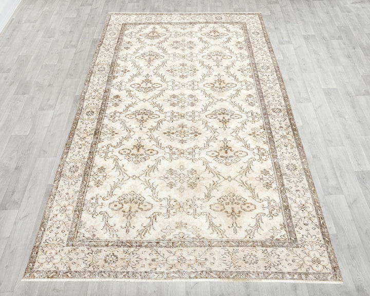 Beige Oushak Rug 4' 7" x 7' 8" | No. VR76260