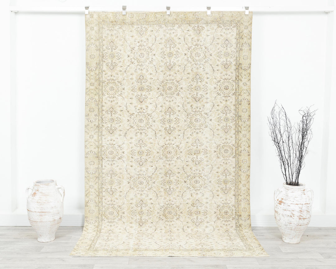 Beige Oushak Rug 5' 2" x 8' 8" | No. VR66783