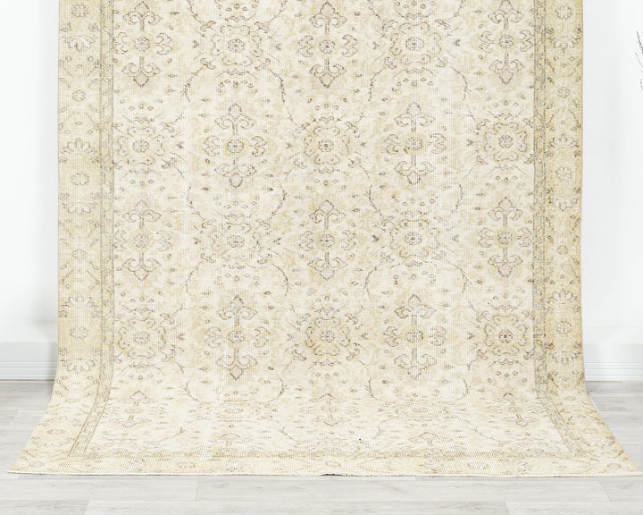 Beige Oushak Rug 5' 2" x 8' 8" | No. VR66783