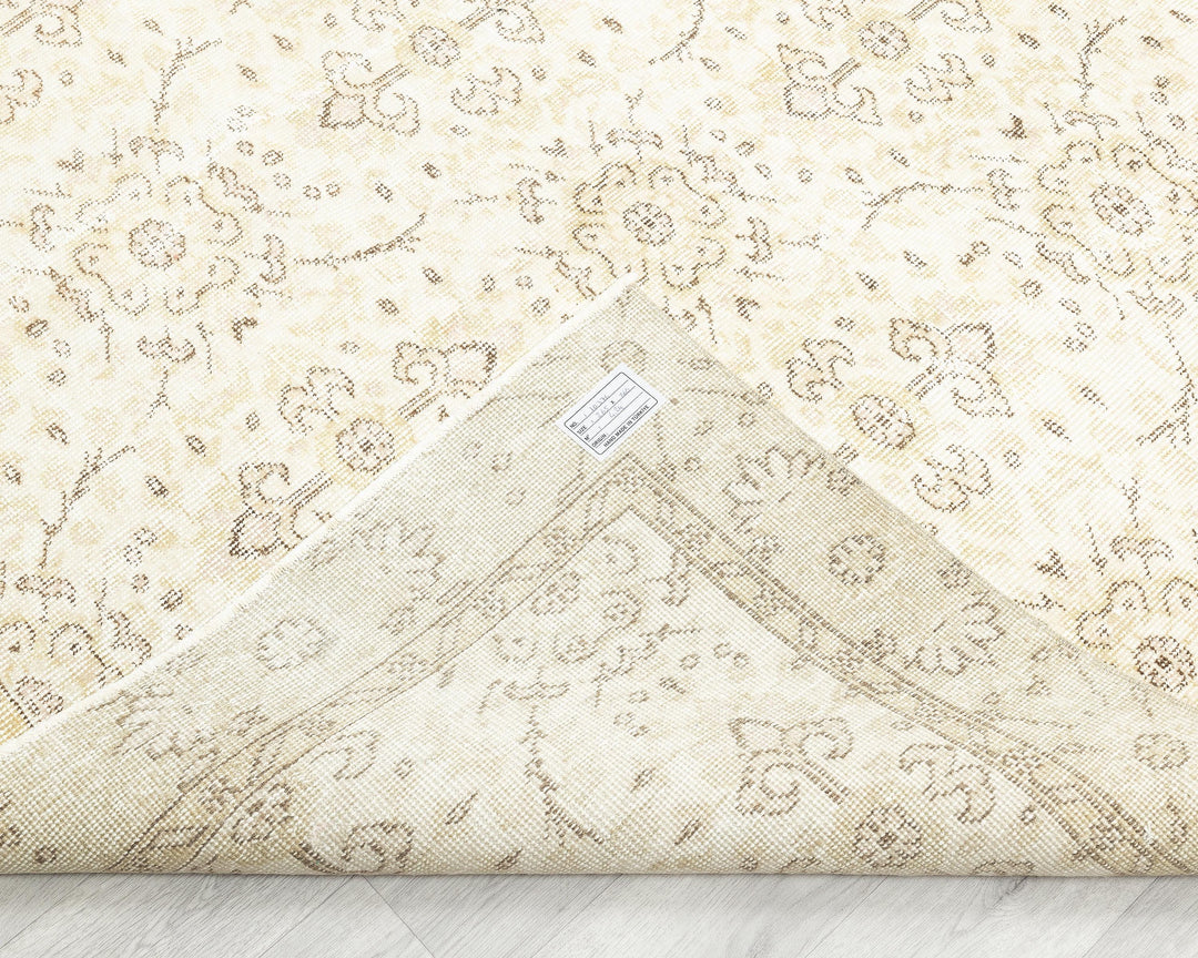 Beige Oushak Rug 5' 2" x 8' 8" | No. VR66783