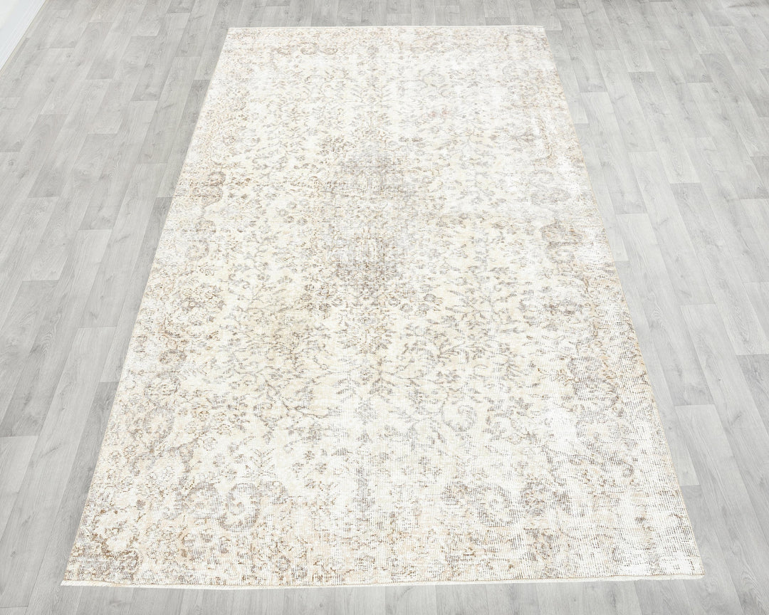 Beige Oushak Rug 4' 11" x 8' 7" | No. VR83572