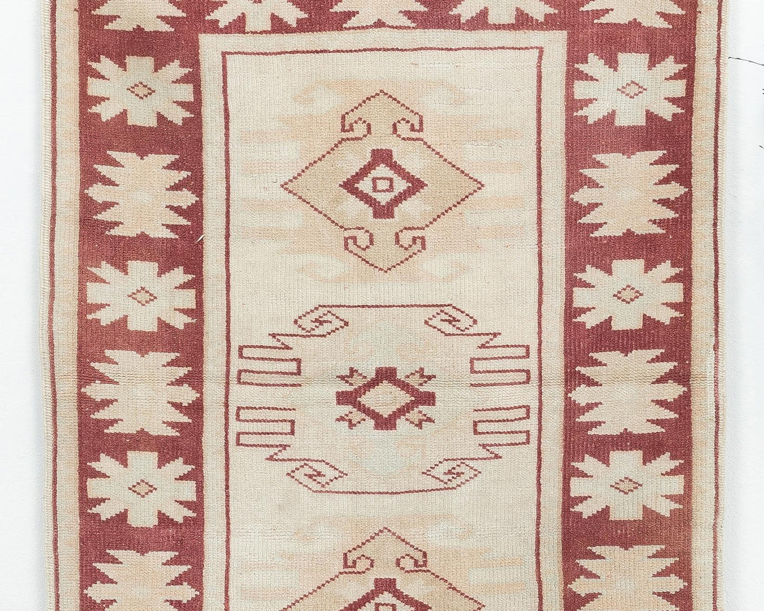 Faded Oushak Rug 2' 10" x 3' 11" | No. VR38268