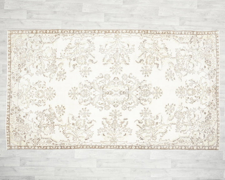 Beige Oushak Rug 5' 5" x 9' 2" | No. VR47740