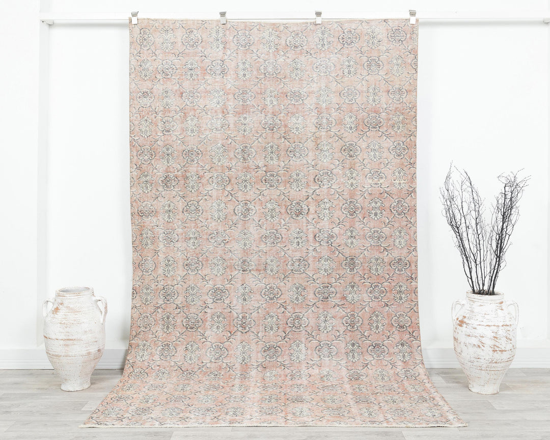 Neutral Oushak Rug 5' 7" x 9' | No. VR73513