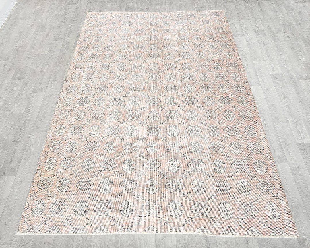 Neutral Oushak Rug 5' 7" x 9' | No. VR73513