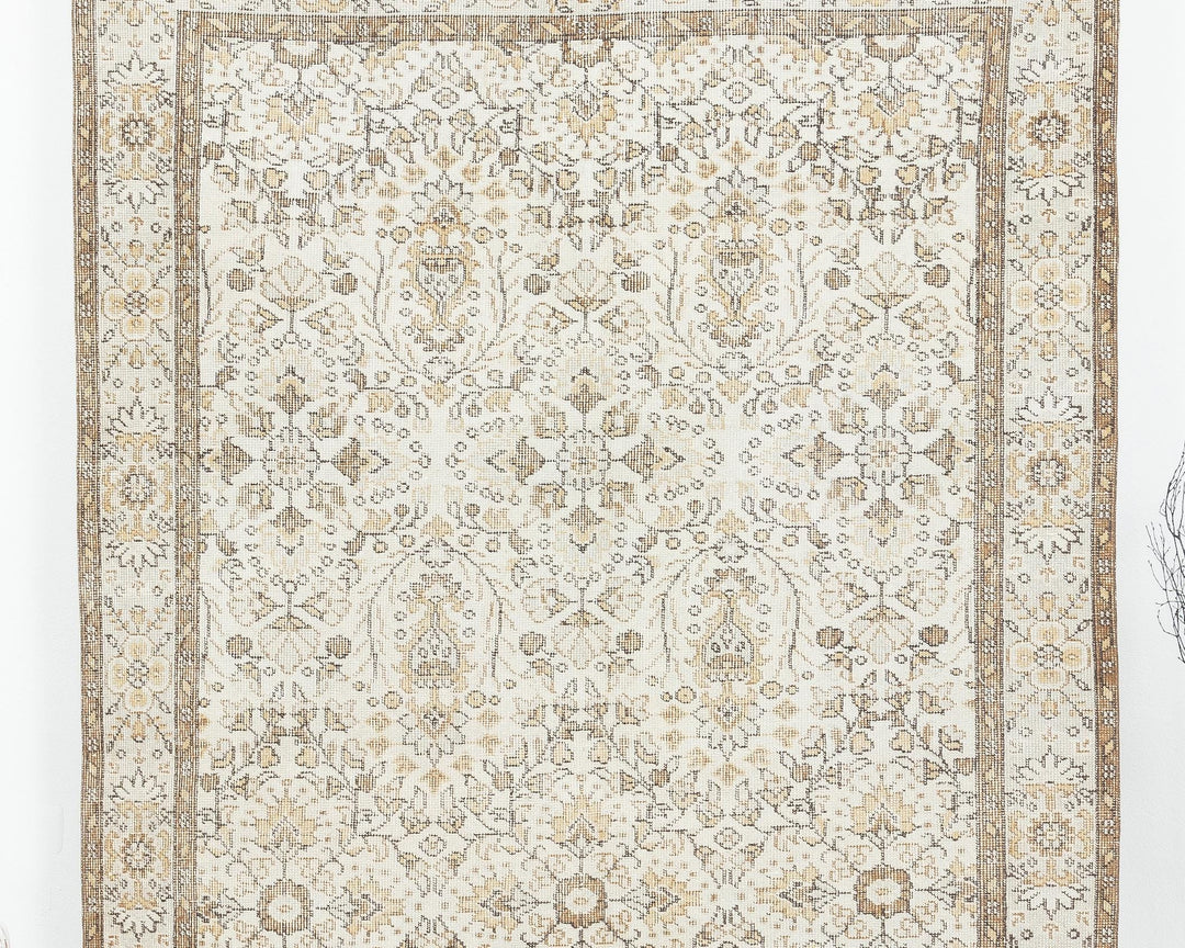 Neutral Oushak Rug 5' 5" x 8' 10" | No. VR87034