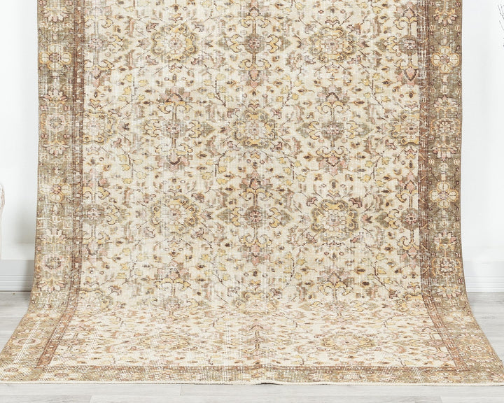 Neutral Oushak Rug 5' 1" x 8' 10" | No. VR51291